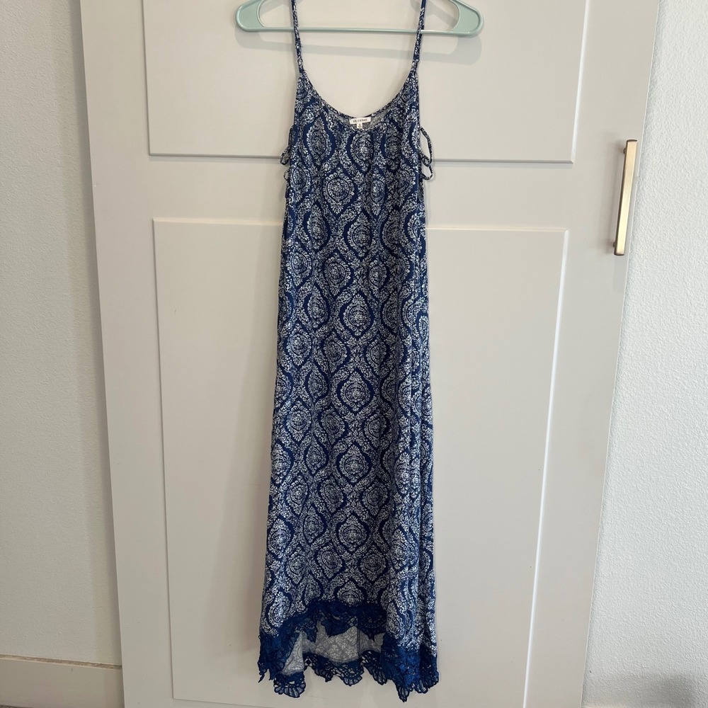 En Creme Maxi Dress Blue White Ikat Print Sleeveless Lace Trim Womens Size Small